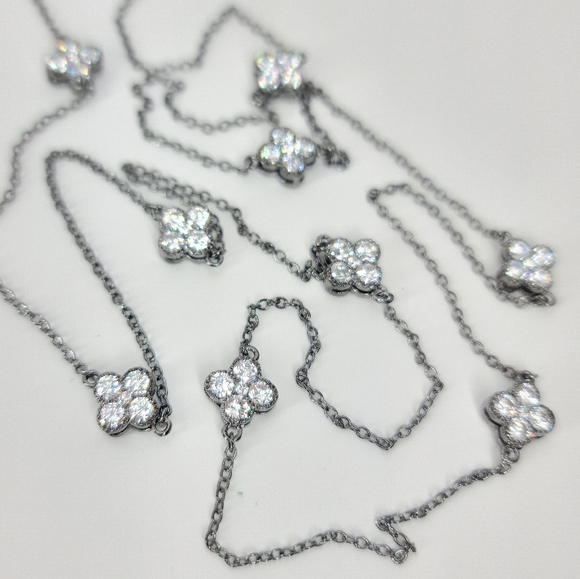 NEW Clover Pave Double Sides CZ Choker Necklace - Picture 4 of 16